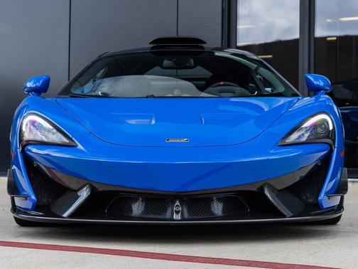 2020 McLaren 620R 