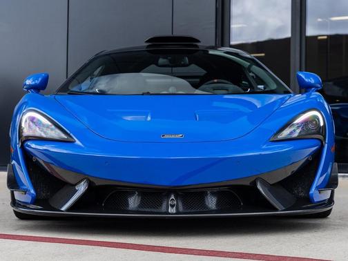 2020 McLaren 620R 