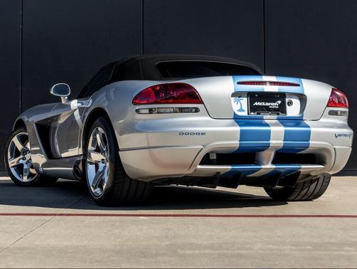 2005 Dodge Viper SRT10