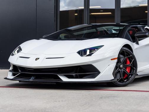 2020 Lamborghini Aventador SVJ Base
