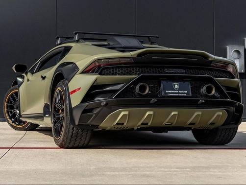 2024 Lamborghini Huracan Sterrato Base