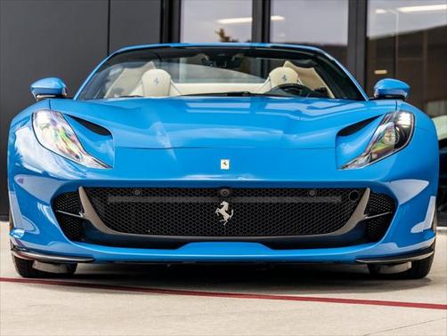 2023 Ferrari 812 GTS Base