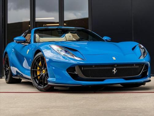 2023 Ferrari 812 GTS Base
