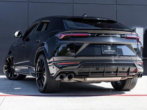 2021 Lamborghini Urus Graphite Capsule