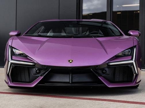 2025 Lamborghini Revuelto Base