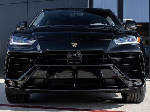 2023 Lamborghini Urus S