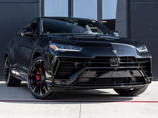 2023 Lamborghini Urus S