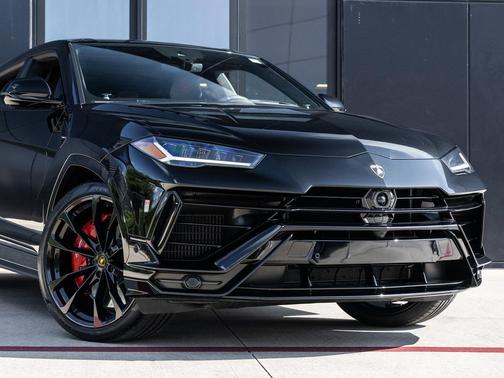2023 Lamborghini Urus S