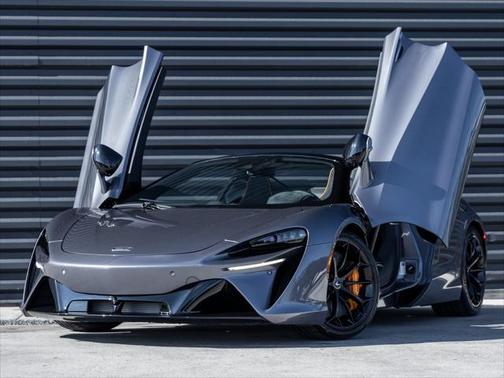 2025 McLaren Artura Performance