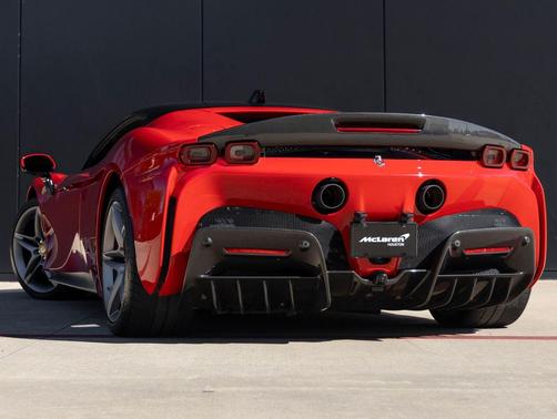 2023 Ferrari SF90 Stradale Base