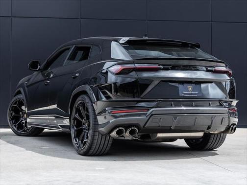 2023 Lamborghini Urus Performante