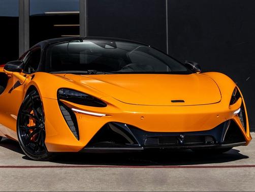 2023 McLaren Artura TechLux
