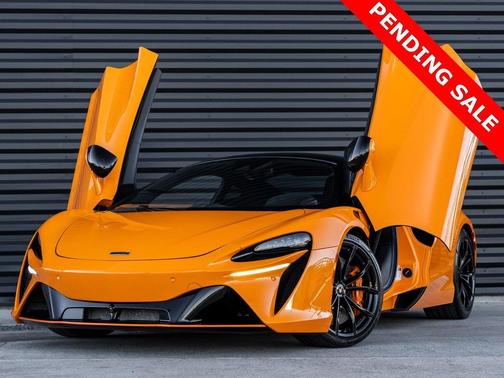 2023 McLaren Artura TechLux