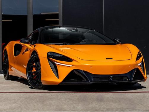 2023 McLaren Artura TechLux