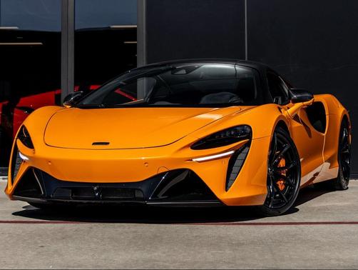 2023 McLaren Artura TechLux