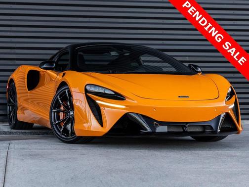 2023 McLaren Artura TechLux