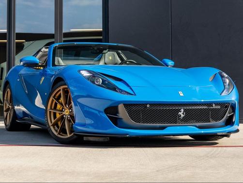 2022 Ferrari 812 GTS Base