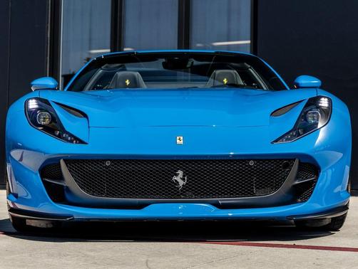 2022 Ferrari 812 GTS Base
