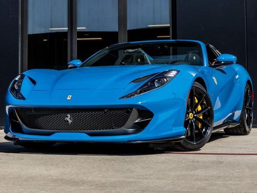 2022 Ferrari 812 GTS Base