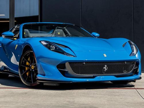 2022 Ferrari 812 GTS Base