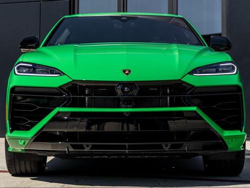 2025 Lamborghini Urus SE