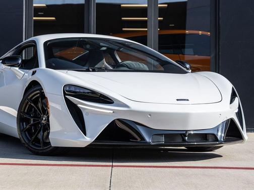 Silica White 2024 McLaren Artura TechLux