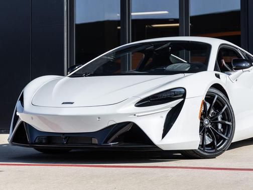Silica White 2024 McLaren Artura TechLux