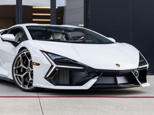 Bianco Monocerus Metallic 2024 Lamborghini Revuelto Base