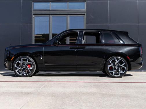 2026 Rolls-Royce Cullinan Black Badge