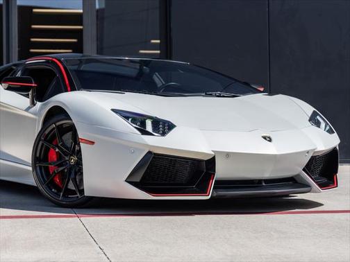 2016 Lamborghini Aventador LP700-4 Pirelli Edition