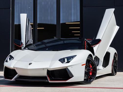 2016 Lamborghini Aventador LP700-4 Pirelli Edition
