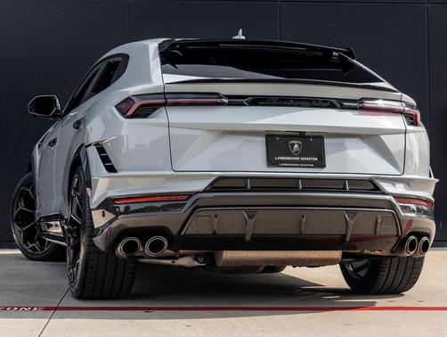Grigio Hati Metallic 2024 Lamborghini Urus Performante