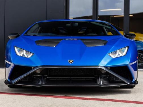 2022 Lamborghini Huracan STO Coupe