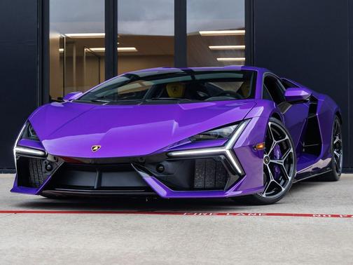Viola Pasifae Metallic 2025 Lamborghini Revuelto