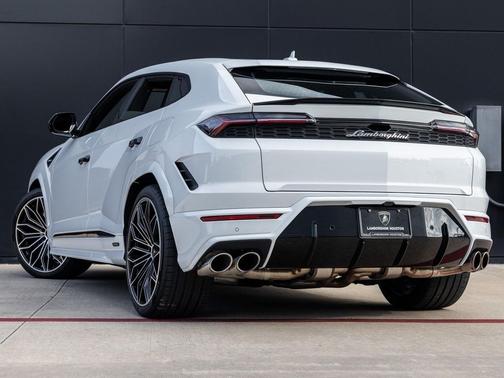 2025 Lamborghini Urus SE