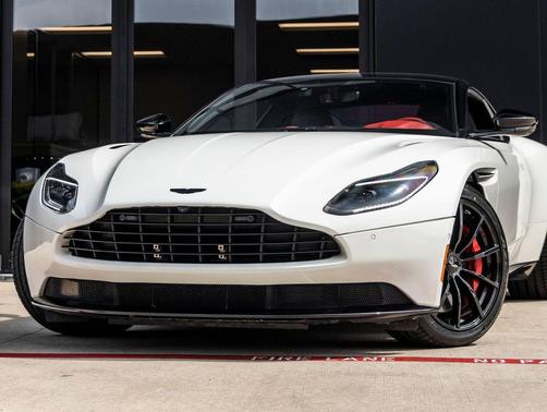 Stratus White Gloss 2022 Aston Martin DB11 Base