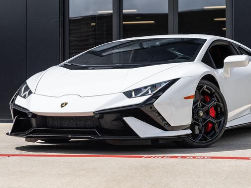 Bianco Monocerus Metallic 2023 Lamborghini Huracan Tecnica Coupe