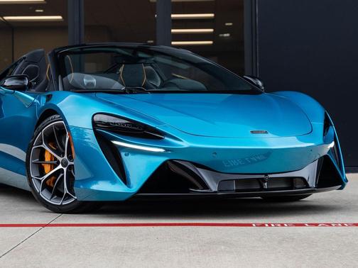 Belize Blue 2026 McLaren Artura