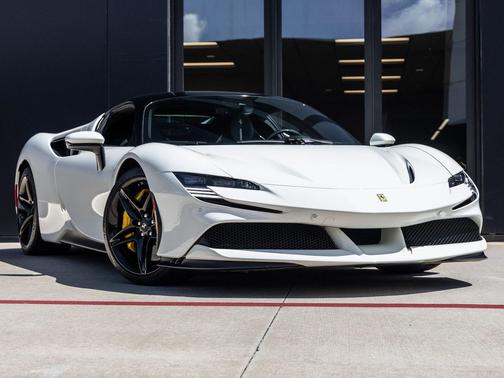 2022 Ferrari SF90 Stradale Base