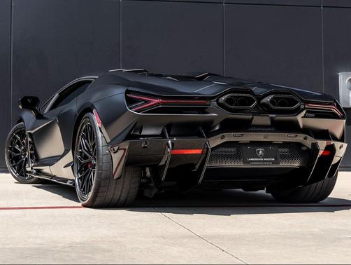 2024 Lamborghini Revuelto Base