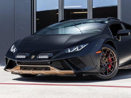 2024 Lamborghini Huracan Sterrato Base
