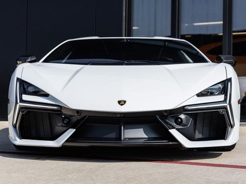 Bianco Siderale 2024 Lamborghini Revuelto Base