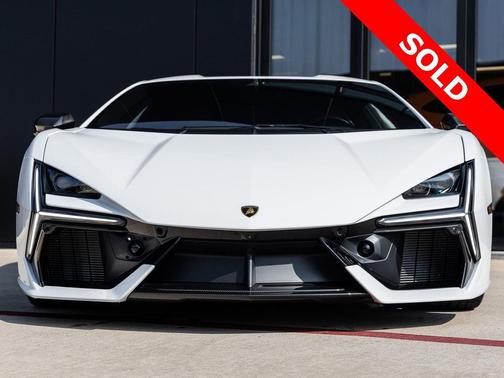 Bianco Siderale 2024 Lamborghini Revuelto Base