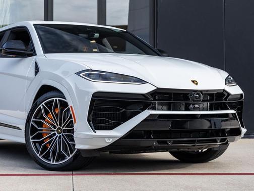 2025 Lamborghini Urus SE