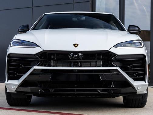 2025 Lamborghini Urus SE