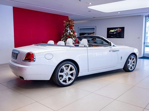 Andalusian White 2018 Rolls-Royce Dawn