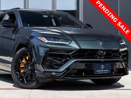 2022 Lamborghini Urus Graphite Capsule