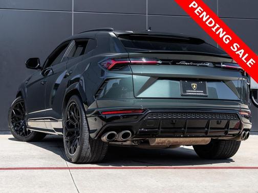 2022 Lamborghini Urus Graphite Capsule