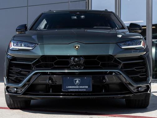 2022 Lamborghini Urus Graphite Capsule