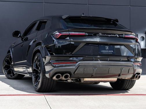 2024 Lamborghini Urus Performante